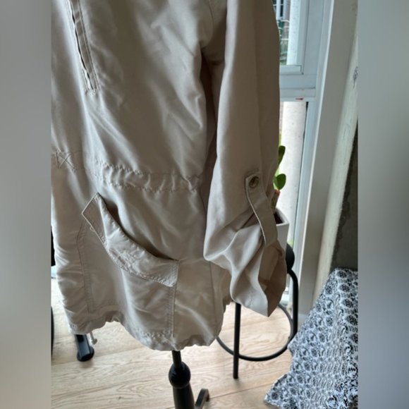 Lightweight jacket, size Large - Picture 4 of 11